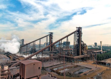 ثبت ششمین رکورد فولاد هرمزگان در تولید روزانه آهن اسفنجی