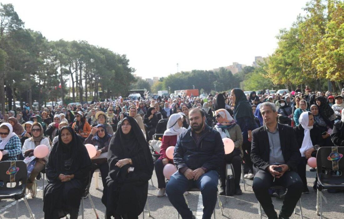 برپایی گردهمایی ايستگاه هاي ورزش شهروندي و سفيران ورزشي در بوستان بزرگ ولایت