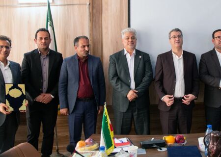 پتروشیمی نوری با کاشت ۸۸۰۰ نهال حرا مورد تقدیر قرار گرفت