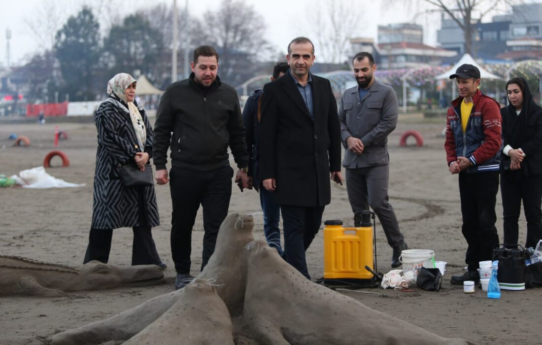 جشنواره مجسمه‌های شنی در ساحل منطقه آزاد انزلی برگزار شد