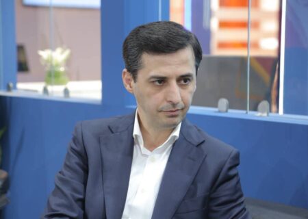 قدردانی فرید دهقانی از کادر مدیریتی، فنی و بازیکنان چادرملو اردکان
