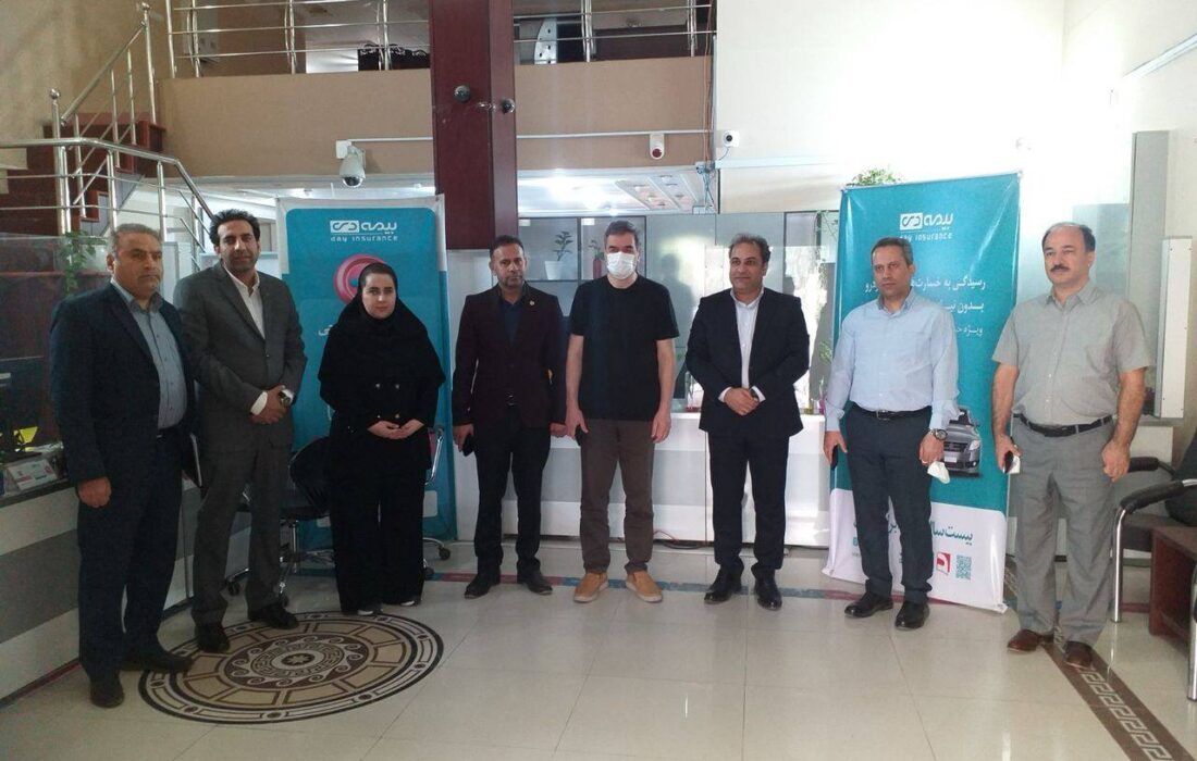 بازدید رئیس‌کل بیمه مرکزی از شعبه بیمه دی در خوزستان/ تأکید بر نقش کلیدی در خدمت‌رسانی به جامعه ایثار و شهادت