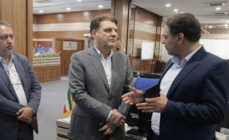 بازدید معاون سیاسی وزیر کشور ازمرکز عملیات شبکه شرکت مخابرات