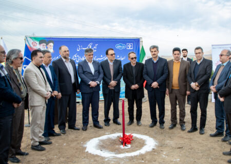 در راستای تأمین برق داخلی کارخانه، تولید انرژی پاک، صیانت و اهتمام به حفظ محیط زیست/عمل به مسئولیت های اجتماعی شرکت آلومینیوم ایران