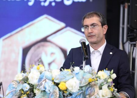 طی مراسمی با حضور مدیران عامل پیشین بانک سینا چهلمین سالگرد تاسیس این بانک گرامی داشته شد