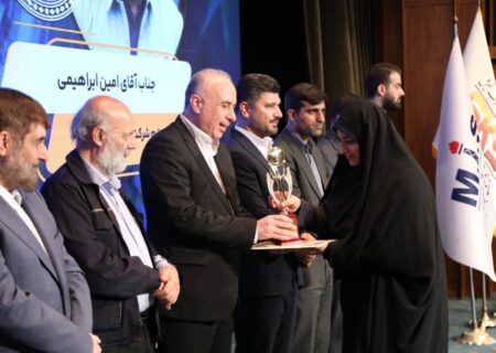 تندیس زرین رضایتمندی مشتری به فولاد خوزستان رسید