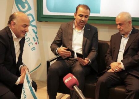بازدید معاون رییس جمهور از غرفه بیمه دی/ اپلیکیشن «دی‌دار» برای عموم فراگیرتر شود