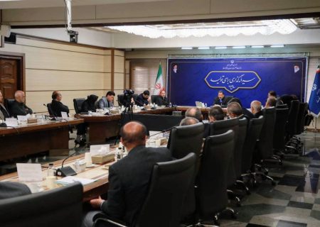 ایران با اتکا به توان داخل و همت فرزندان میهن بر دشمن متجاوز غلبه کرد