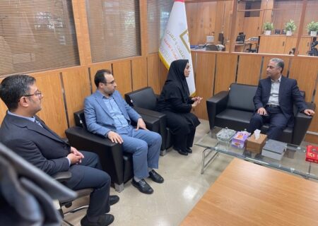 بازدید مدیرعامل بانک صنعت و معدن از شعبه بورس کالای ایران