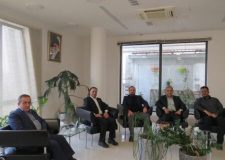 سرپرست معاونت حقوقی و وصول مطالبات بانک صنعت و معدن از مدیریت استانی این بانک بازدید کرد