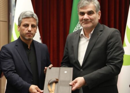 خدمت‌رسانی به زائران حضرت معصومه (س) با ظرفیت‌های قرض‌الحسنه