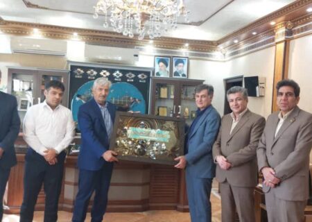 تقویت پیوند با مشتریان کلیدی یزد در چارچوب «طرح کرامت» بیمه ایران