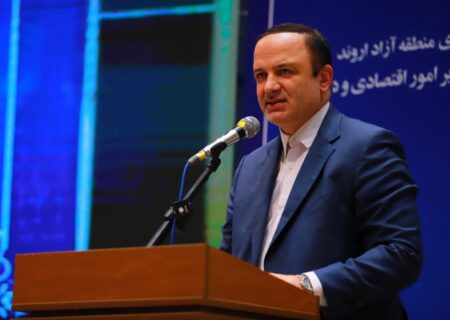 مسرور در نشست با فعالین اقتصادی منطقه آزاد اروند: جایگاه کلیدی مناطق آزاد در توسعه اقتصادی کشور