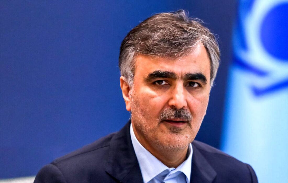 تقدیر رئیس کل بانک مرکزی از پست بانک ایران برای خدمت‌رسانی به زائران و فروش ارز اربعین