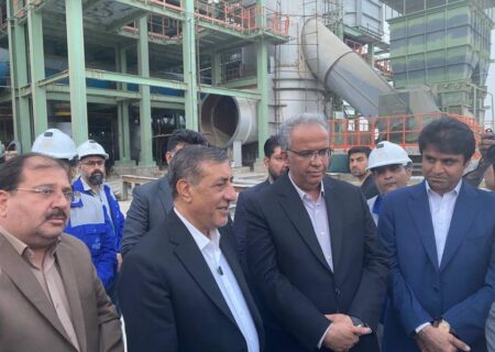 بازدید معاون اجرایی رییس جمهور از طرح های تامین مالی شده توسط بانك صنعت و معدن/ شكوفائی صنایع فولادی و غذائی جنوب شرق كشور در سواحل مكران