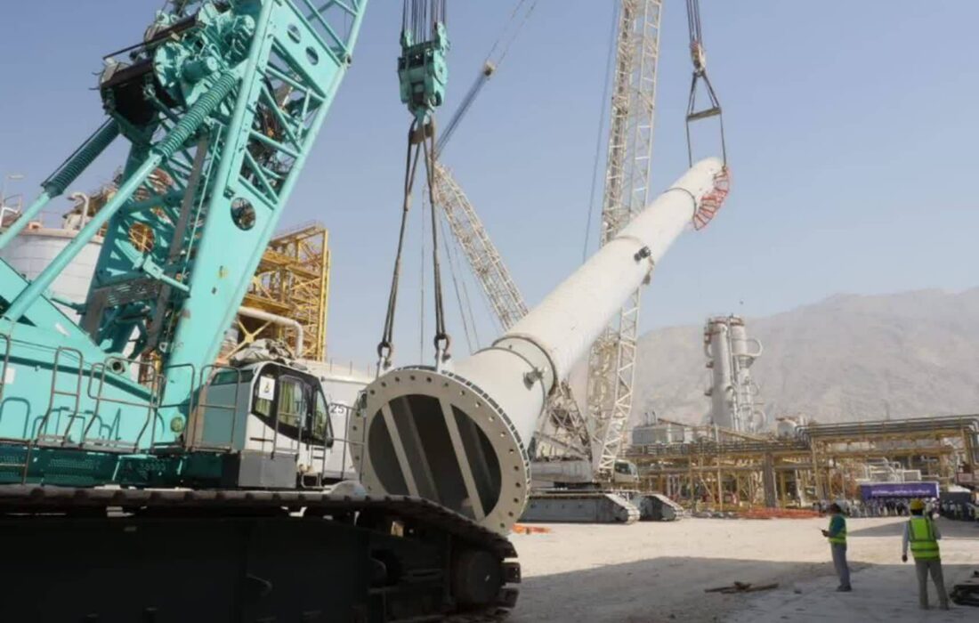 نصب موفق راکتور ۴۰۰ تنی اوره در پتروشیمی هنگام؛ نقطه عطف خودکفایی صنعتی ایران