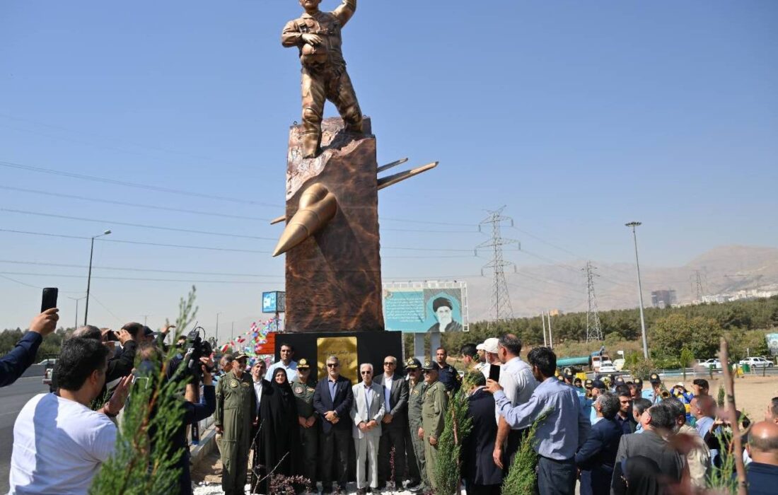 نصب تندیس  شهید بابایی در ورودی تهران، پاسداشت قهرمانان همیشه زنده