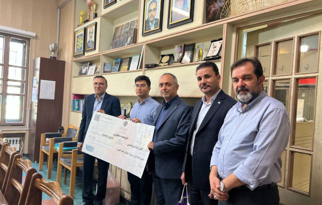 تقدیر بانک ایرانزمین از دارنده مدال المپیاد جهانی نجوم