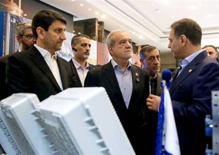 تأکید رئیس‌جمهور بر حمایت از نوآوری‌های بومی در توسعه شبکه فیبر نوری کشور