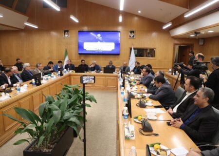 حضور مدیرعامل بانك صنعت و معدن در نشست وزیر امور اقتصادی و دارایی با فعالان اقتصادی استان خراسان رضوی و سرمایه‌گذاران خارجی