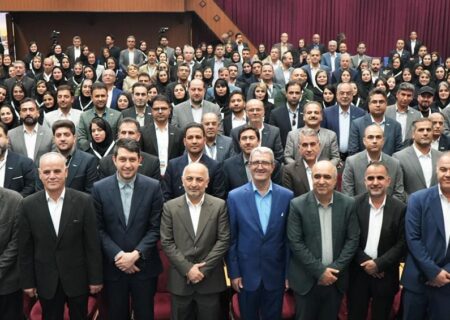 مدیرعامل بیمه دی: نقش شبکه فروش در توسعه فرهنگ بیمه بی‌بدیل است / ۵۳ همت فروش؛ بیمه دی در مسیر افتخار