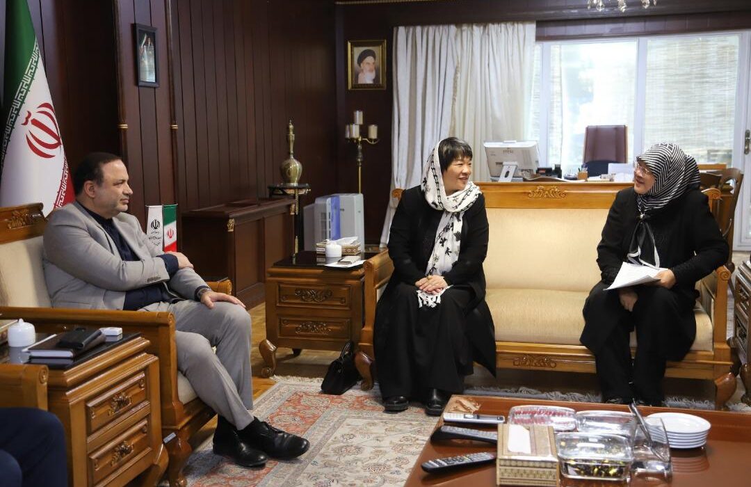 بررسی راهکارهای توسعه سرمایهگذاری مشترک ایران و چین در مناطق آزاد