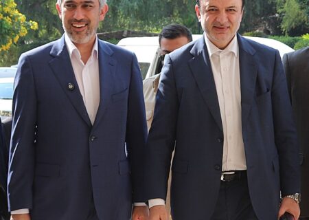 سفر وزیر اقتصاد با همراهی رضا مسرور به منطقه آزاد ارس