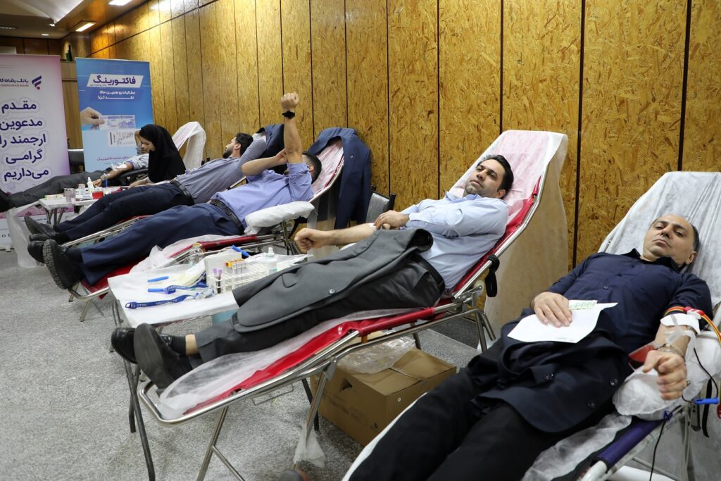 مشارکت گسترده کارکنان بانک رفاه کارگران در امر انساندوستانه اهدای خون