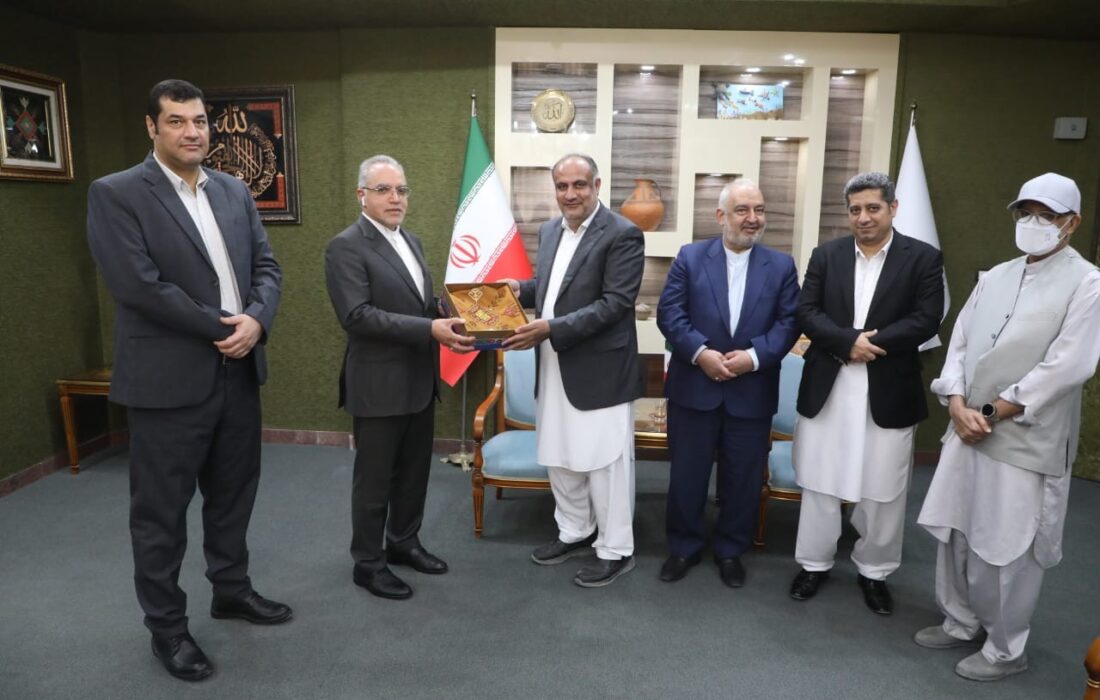 آیین تودیع و معارفه روسای سابق و جدید دفتر نمایندگی وزارت امورخارجه برگزار شد