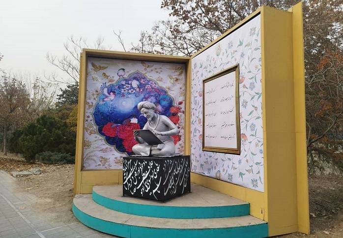نصب المان هنری «گلستان سعدی» در منطقه دو تهران/ تلفیق هنر و هویت در خیابان ایرانزمین با نصب المان گلستان سعدی