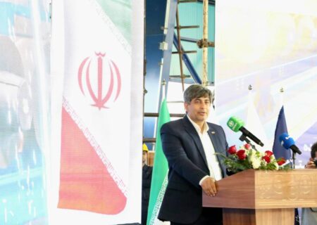 در شرکت فولاد مبارکه، بیش از ۸ میلیارد دلار طرح توسعه داریم که طرح الکترود گرافیتی از مهمترین طریح های این شرکت با حدود ۵۰ درصد سهام است