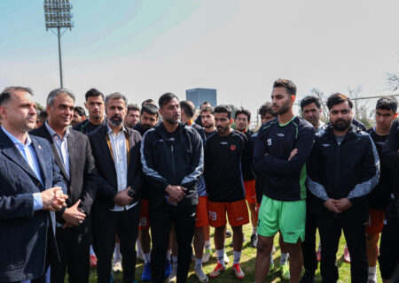 مدیرعامل مس ایران در تمرین تیم مس رفسنجان