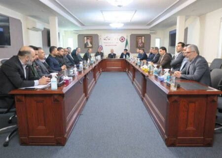 برگزاری نشست های صمیمی هیأت سرپرستی بانک ایران زمین با کارکنان واحدهای ستادی