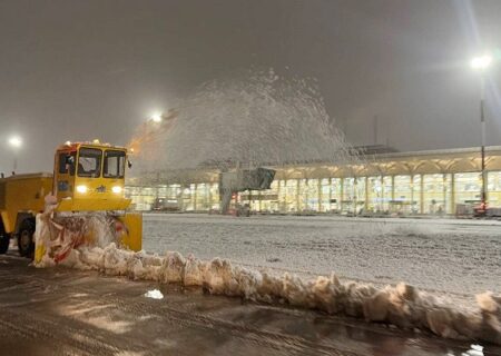 انجام گسترده عمليات زمستاني در ۱۸ فرودگاه کشور / مصرف بيش از ۱۵۸ تن مواد يخ‌زدا