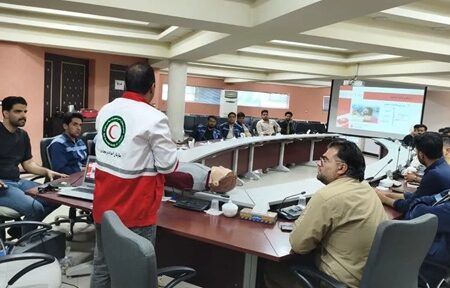 برگزاری دوره مقدماتی آموزش کمک‌های اولیه با همکاری جمعیت هلال احمر بافق