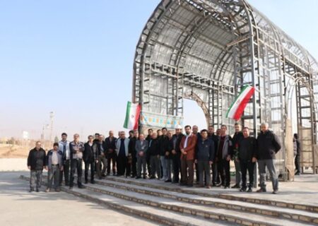 مراسم گرامیداشت آغاز دهه مبارک فجر در شرکت آلومینای ایران و تجدید میثاق کارکنان با آرمان‌های امام راحل (ره)