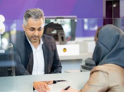 خدمات رسانی حضوری روزانه به ۴۰۰۰ مشتری در شعب بانک اقتصادنوین