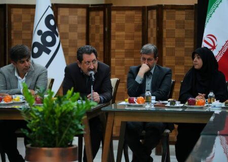 نیاز صنایع برای واردات تجهیزات و مواد اولیه اولویت‌بندی شد/ استمرار بسته ۷۰۰ همتی حمایت دولت از صنعت
