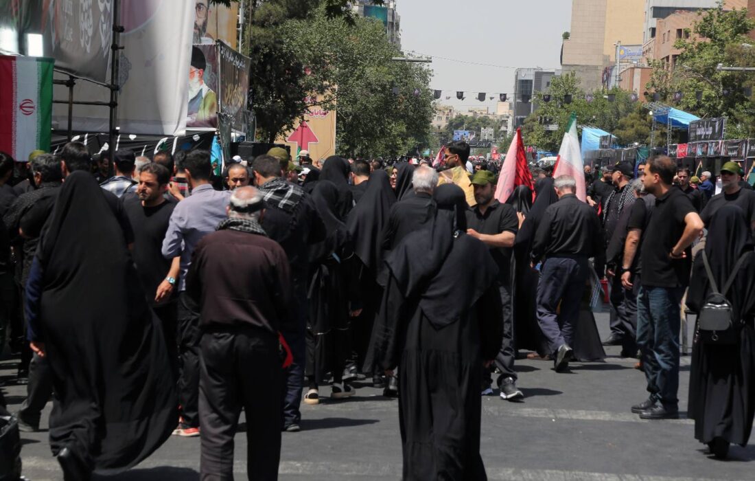 تمهیدات منطقه ۶ برای مقابله با گرمای هوا؛ استقرار ۲۰ جت‌فن در مسیر تشییع رهبر شهید ایران