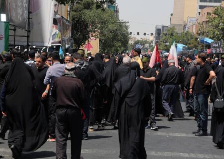 تمهیدات منطقه ۶ برای مقابله با گرمای هوا؛ استقرار ۲۰ جت‌فن در مسیر تشییع رهبر شهید ایران